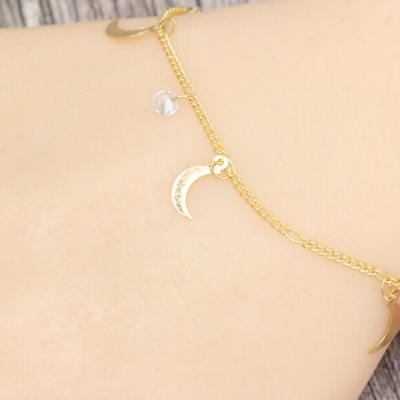 "Trendy Handmade Bracelet – A Stylish Gift for Women & Girls, MAR092103 - Picture 1 of 10